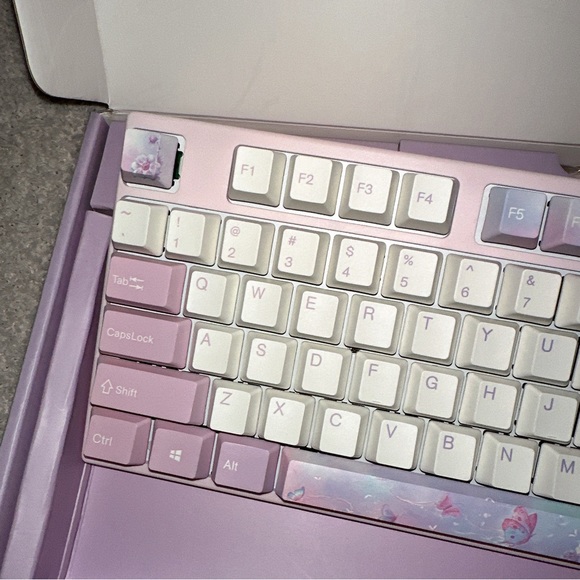 Varmilo Pink & Purple Butterfly Mechanical Keyboard - Picture 6 of 16